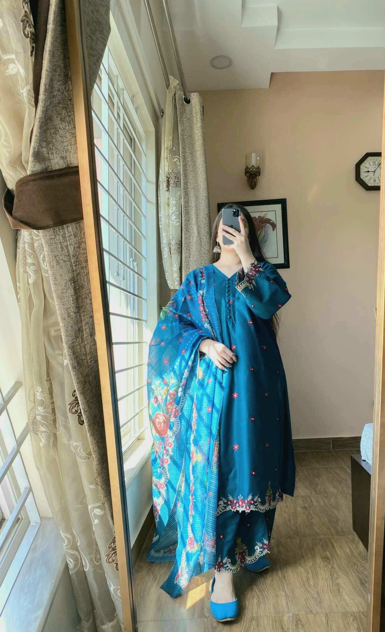 3 Piece Embroidered Lawn Stitched Dress - 116