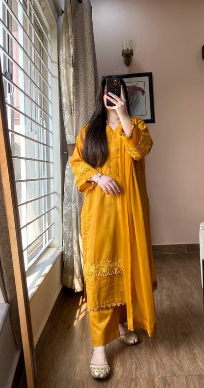 3-Piece Premium Lawn Solid Dress - 101