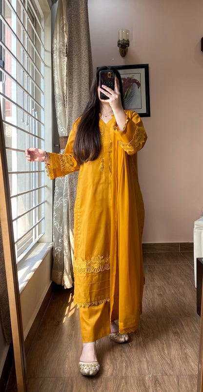 3-Piece Premium Lawn Solid Dress - 101