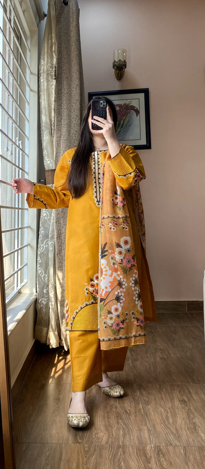 3 Piece Embroidered Cotton Lawn Stitched Dress -118