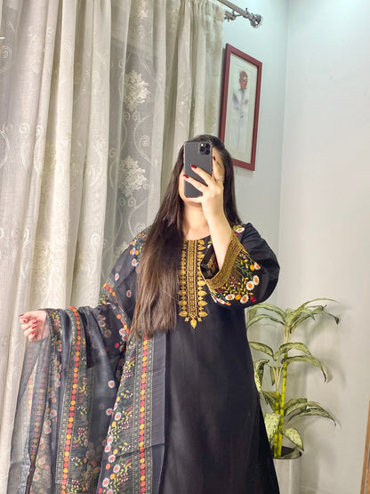 3 Piece Embroidered Lawn Stitched Dress -125