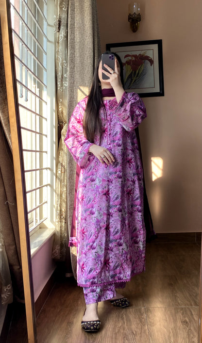 3 Piece -Bana Dora Lawn Stitched Dress - 082